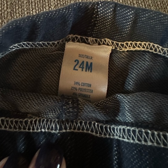 5/$20 Baby girls top and pants set - Picture 4 of 4